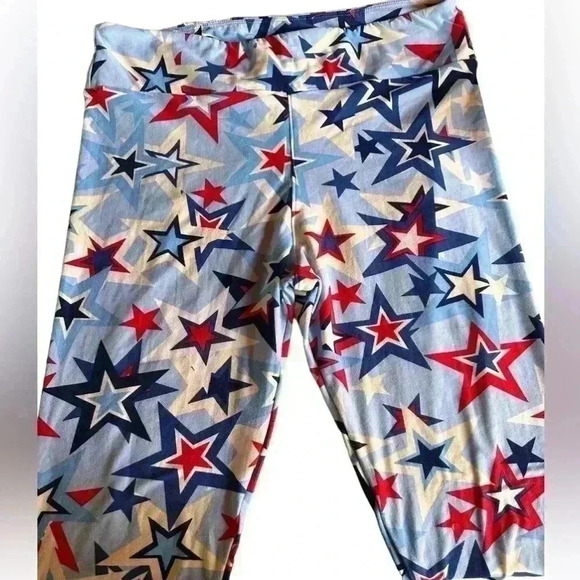 Lularoe TC Americana stars leggings.small hole in back of leg. Ex retailer stash - Picture 2 of 5